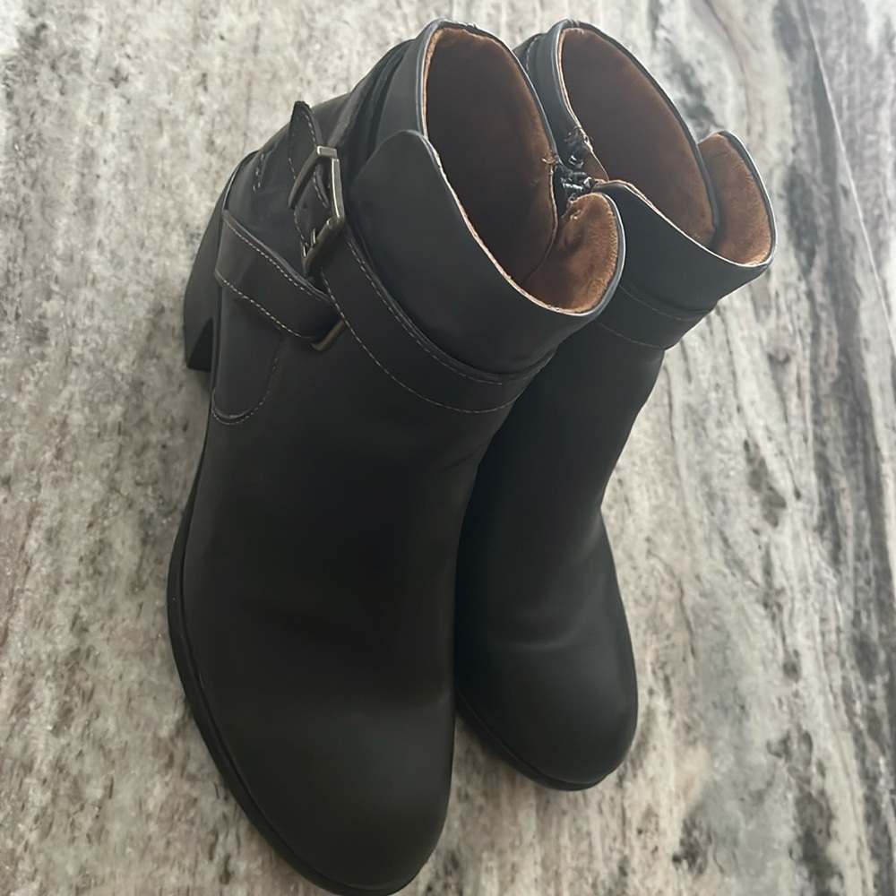 B.O.C. Block Heel Ankle Booties Sz 8